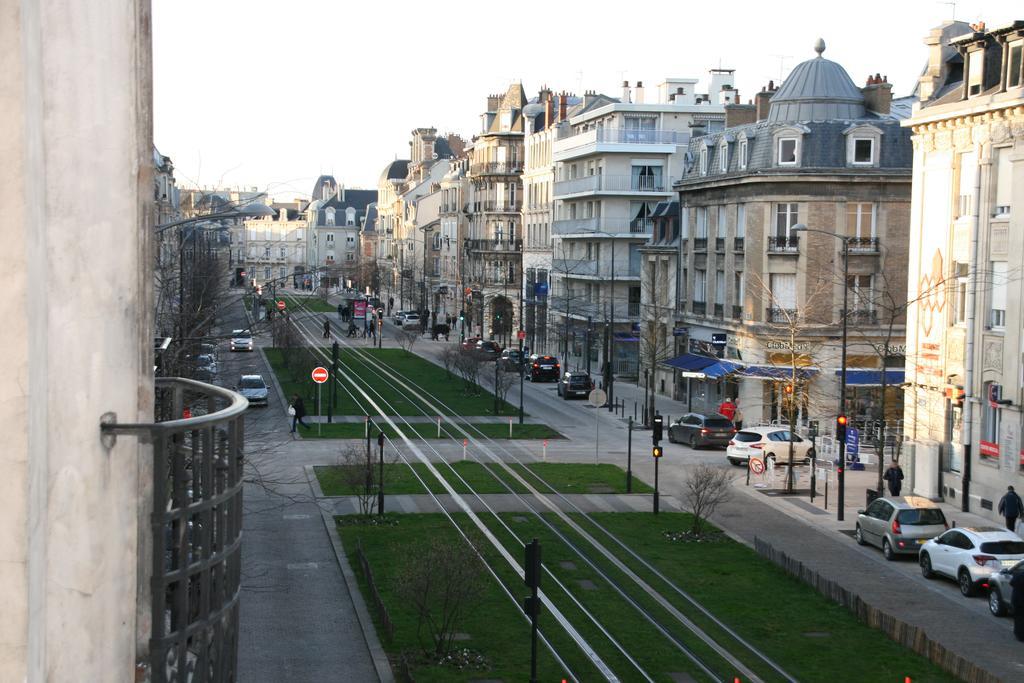 Ferienwohnung Les Berceaux De La Cathedrale Reims Exterior foto